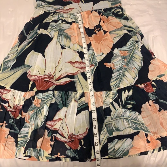 Ann Taylor - Picture 9 of 9